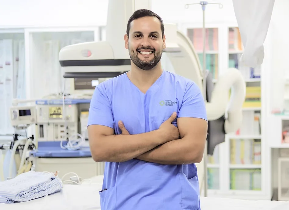 Dr. João Henrique Araújo em ambiente hospitalar