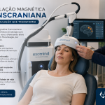 Paciente realizando tratamento com Exomind por Estimulação Magnética Transcraniana (EMT) para fibromialgia, dor crônica e depressão.